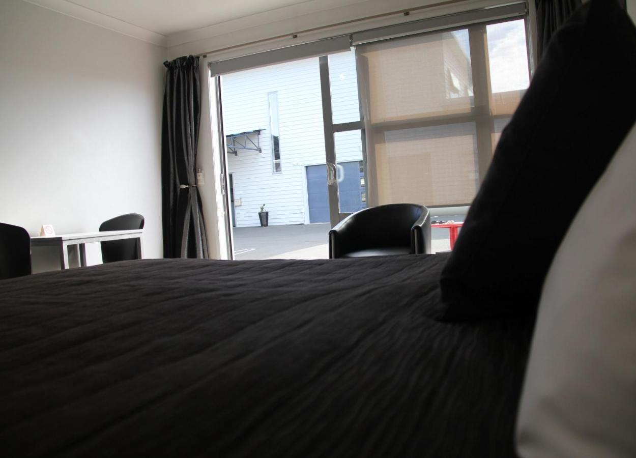 Pukekura Motor Lodge New Plymouth Exterior photo A room at the hotel