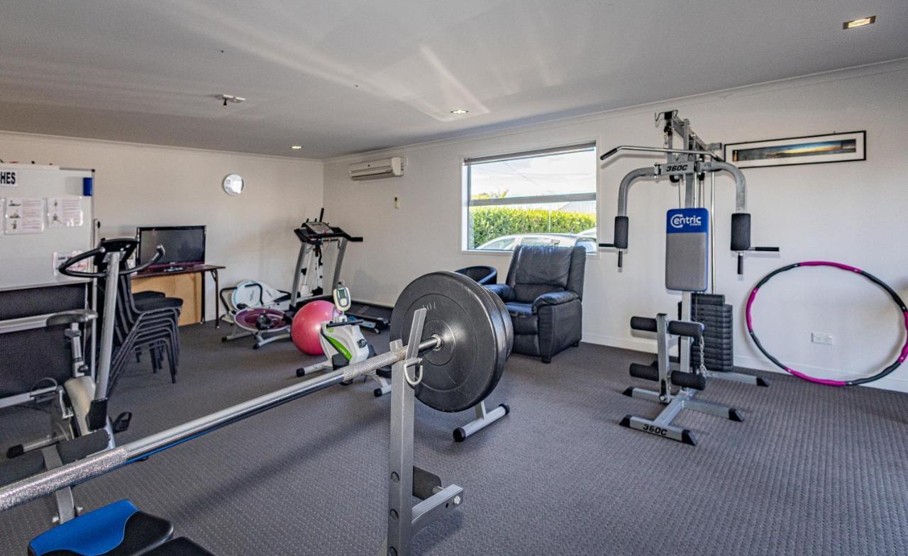 Pukekura Motor Lodge New Plymouth Exterior photo A home gym