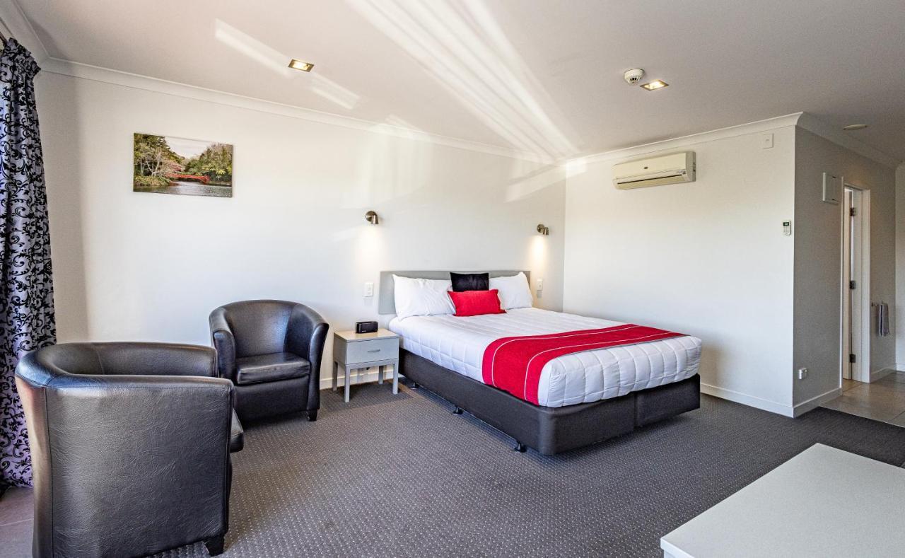 Pukekura Motor Lodge New Plymouth Exterior photo A typical motel room