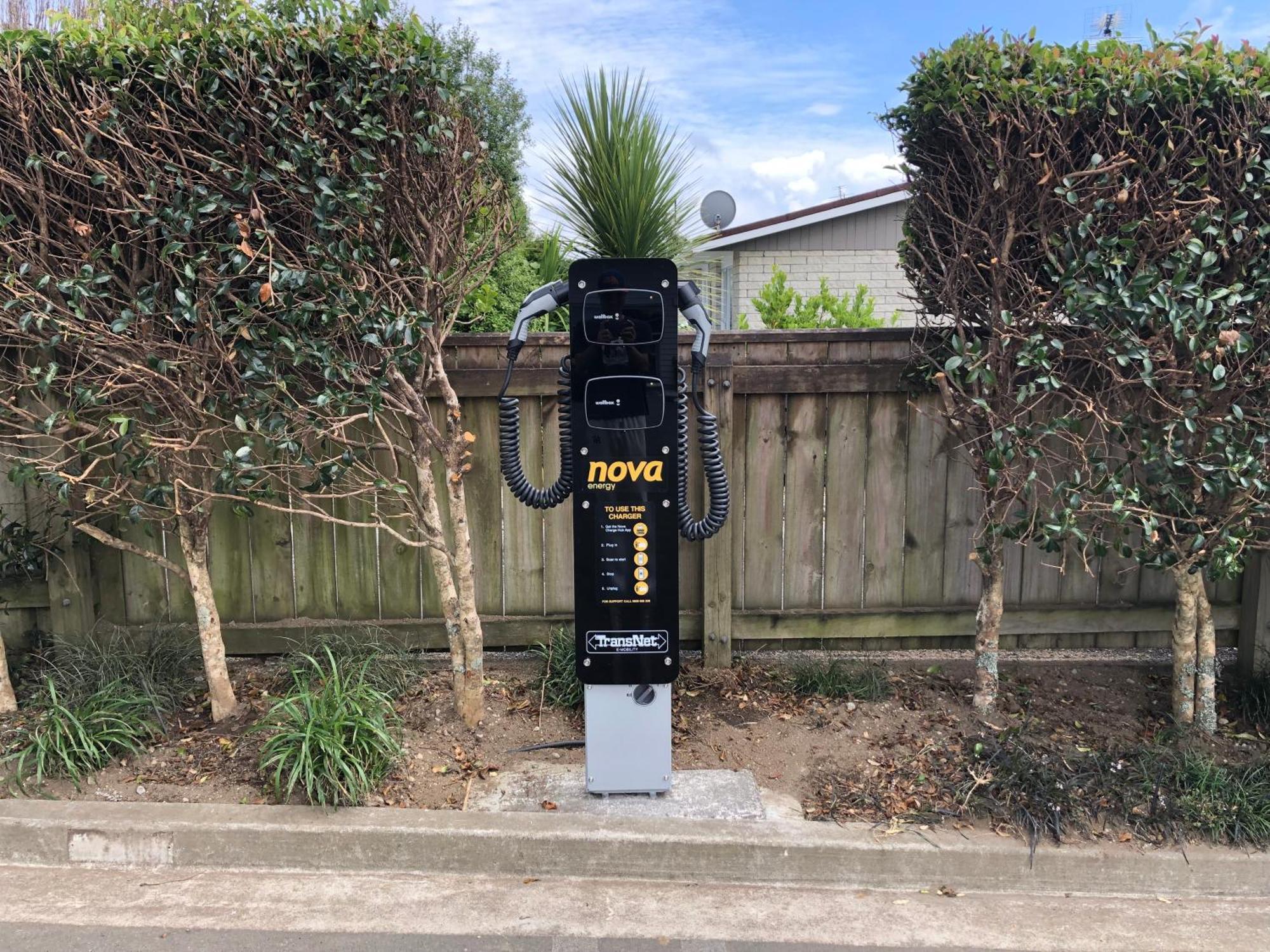 Pukekura Motor Lodge New Plymouth Exterior photo Nova EV charging station