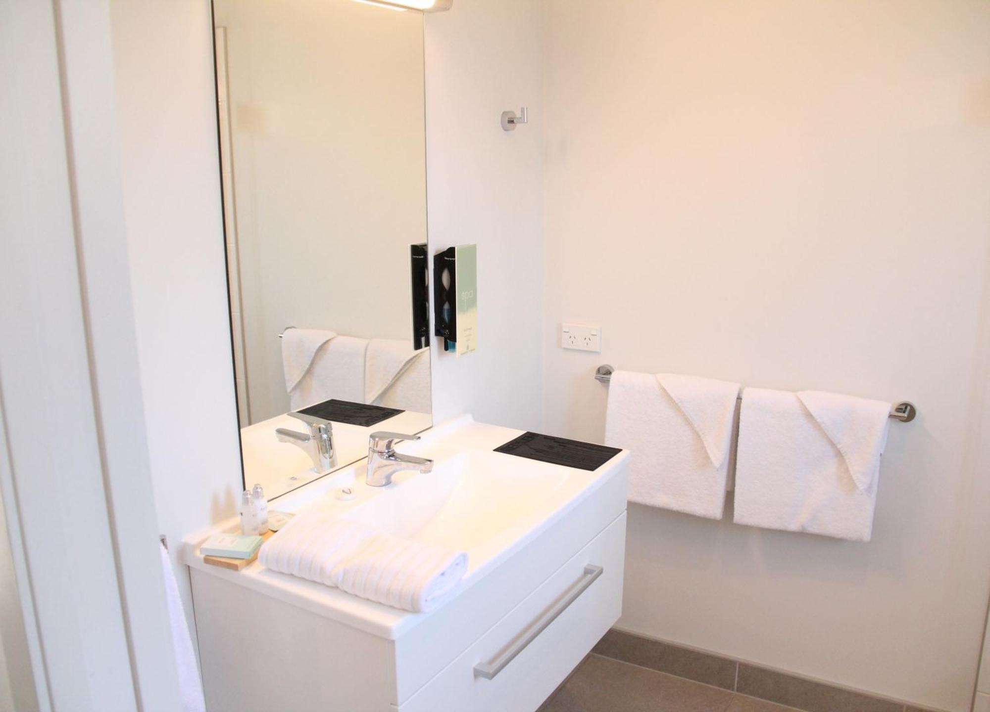 Pukekura Motor Lodge New Plymouth Room photo Bathroom